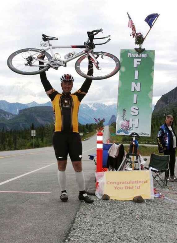 Soldier 1 of 8 to finish Fireweed 400 > Joint Base ElmendorfRichardson