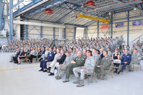 Col. Samuel C. Mahaney takes command of the 452nd Air Mobility Wing, March Air Reserve Base, Calif. from Major General Mark A. Kyle, commander, 4th Air Force on August 4. (U.S. Air Force photo by Senior Airman Isis Ponce)