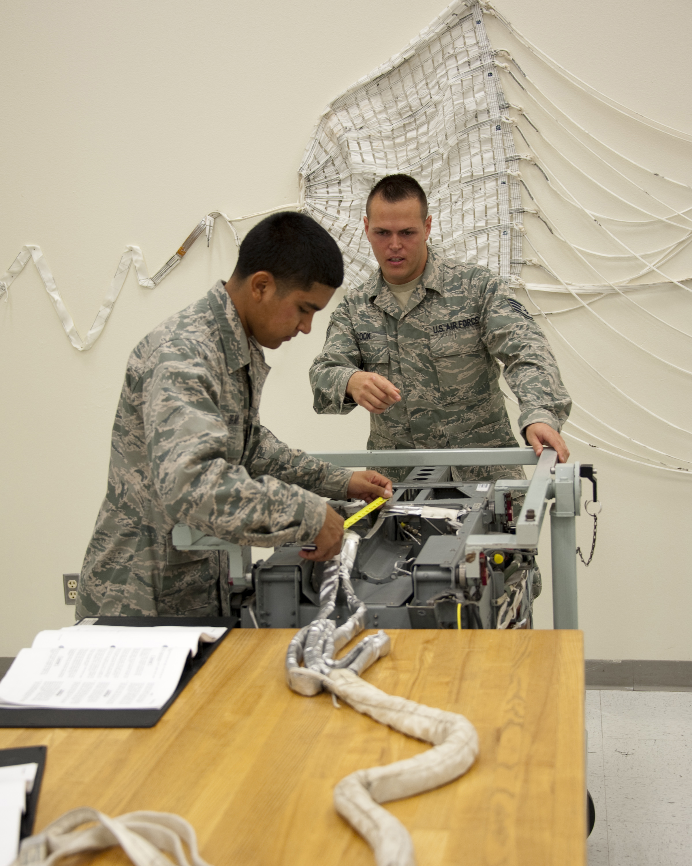 Aircrew Flight Equipment Apprentice Pulls Down Ace Award Sheppard Air Force Base Article Display