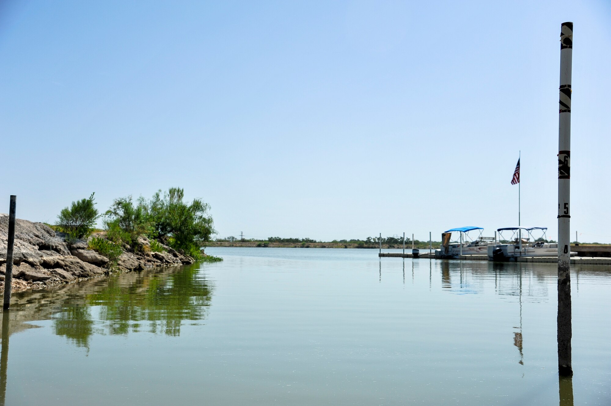 GOODFELLOW AIR FORCE BASE, Texas-- A water depth gauge at the Goodfellow Recreation Camp measures the depth of Lake Nasworthy Aug. 16. The water level has dropped approximately 40 inches from the start of summer. (U.S. Air Force photo/ Airman 1st Class Michael Smith)