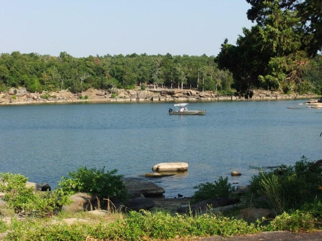 Boaters in cover at Dam Site South at Lake Eufaula