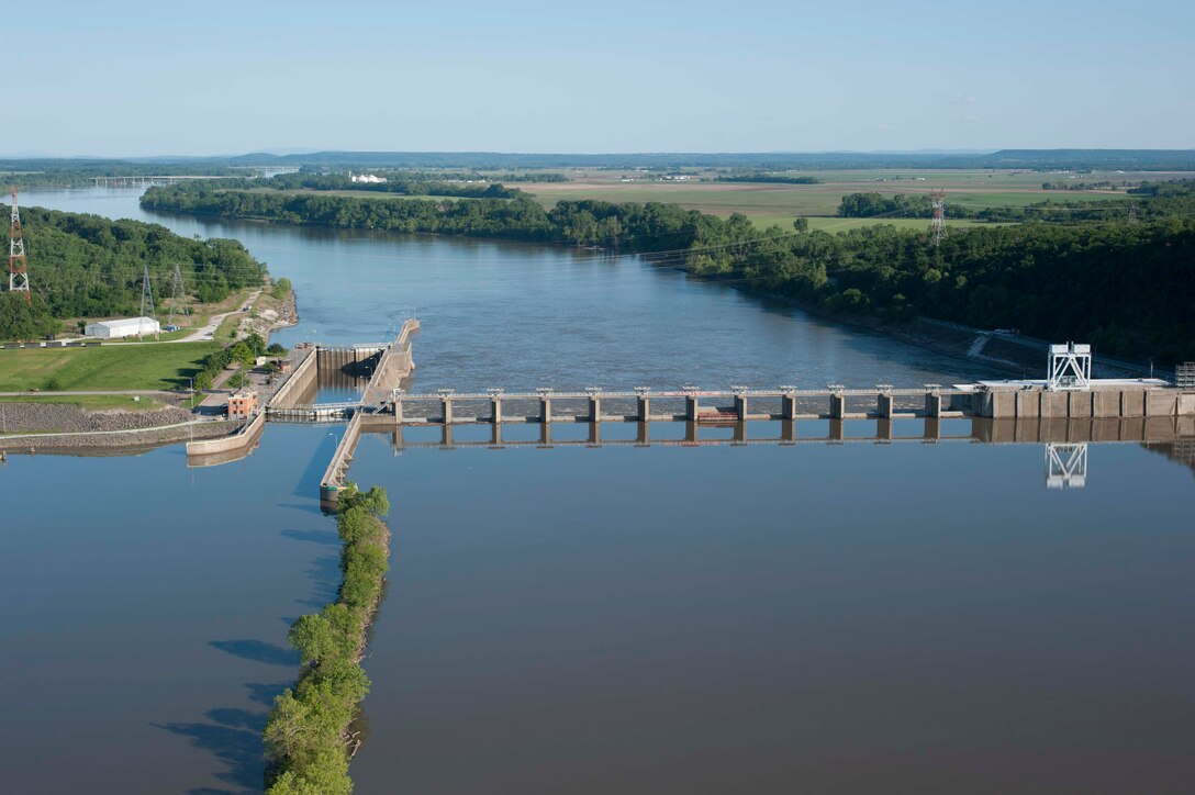 Webbers Falls Lock and Dam