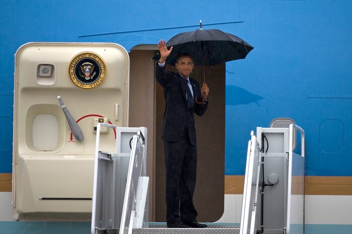 President Barack Obama waves goodbye prior to departing Nellis Air Force Base, Nev., Aug. 22, 2012.  The president  spoke to more than 2,000 people during his speech at a local high school in Las Vegas. (U.S. Air Force photo by Airman 1st Class Daniel Hughes)