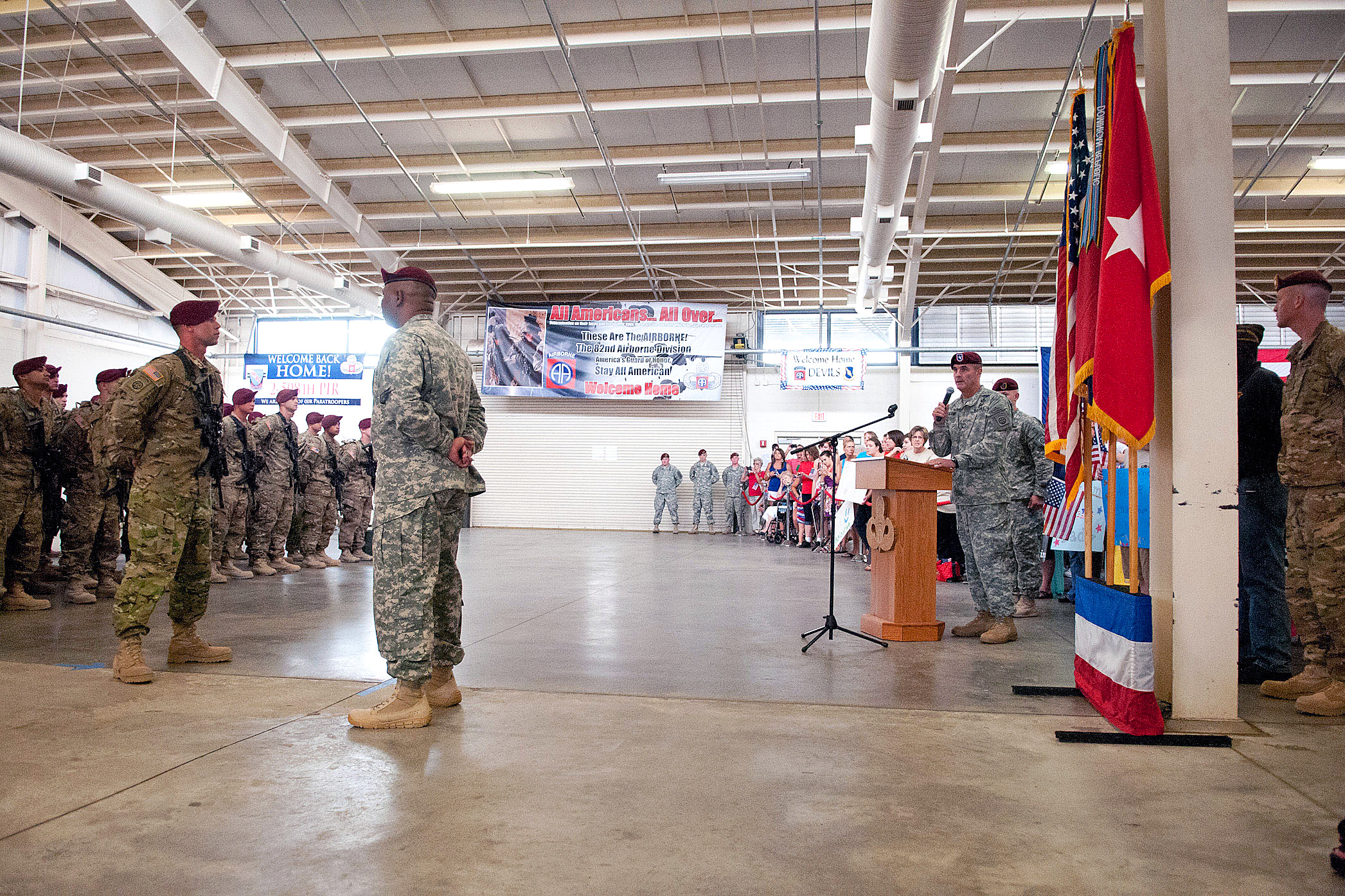 Army Brig Gen Charles Flynn Welcomes Paratroopers Home On Pope Army 