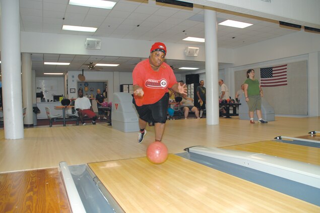 Smiles To Spare: Special Olympics Bowlers Take Fast Lane > Marine Corps 