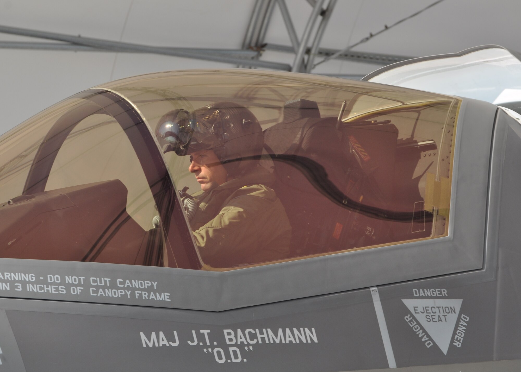 200th F-35 A&B combined sortie Maj. Bachmann in cockpit 24 Aug 2012 (U.S. Air Force photo/Maj. Karen Roganov)
