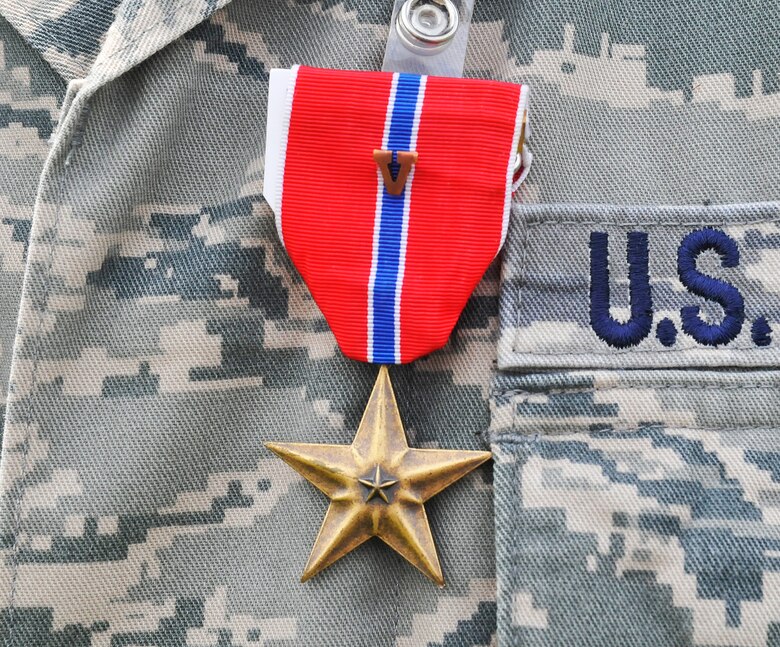 Robins Airman receives Bronze Star with valor > Robins Air ...