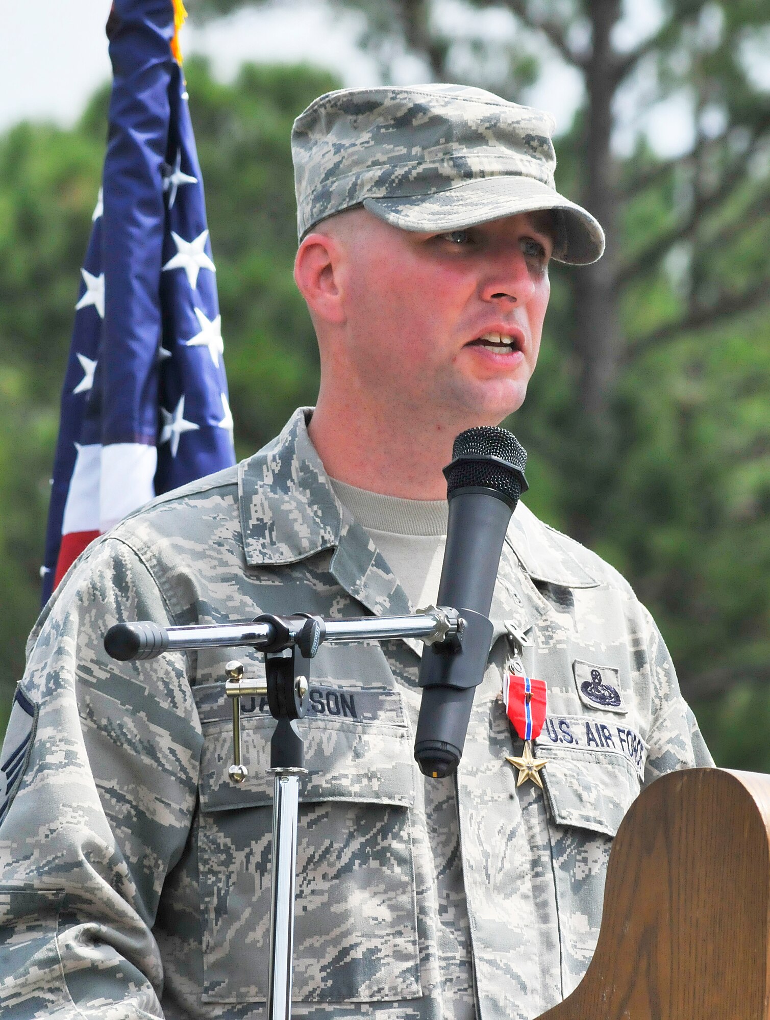 Master Sgt. Gene B. Jameson, III, was awarded the Bronze Star Medal with Valor in a ceremony August 23. Sgt. Jameson received the medal for heroism while deployed to Bagram Airfield, Afghanistan. (U. S. Air Force photo/Sue Sapp)