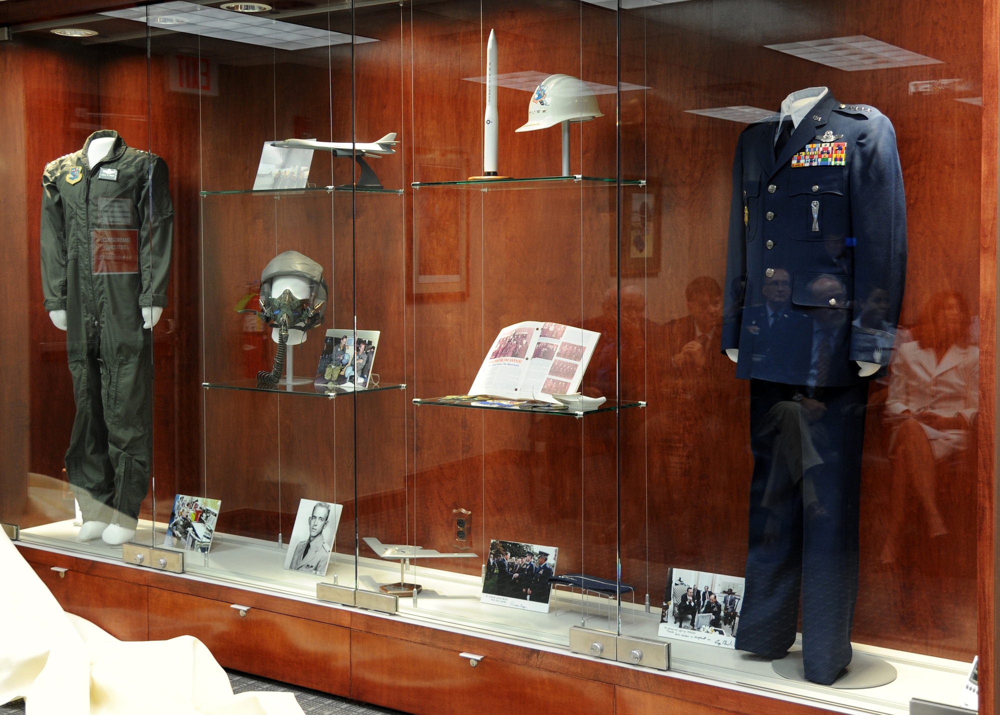 A display case shows artifacts from the career of Gen. (retired) Larry D. Welch in the conference room named in the general’s honor during a ceremony at the at Air Force Global Strike Command headquarters on Barksdale Air Force Base, La., Aug. 27. (U.S. Air Force photo/Airman 1st Class Joseph A. Pagán Jr.)(RELEASED))