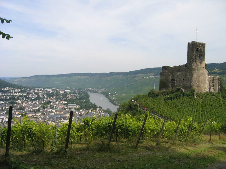 Bernkastel-Kues hosts Middle Mosel festival this weekend > Spangdahlem