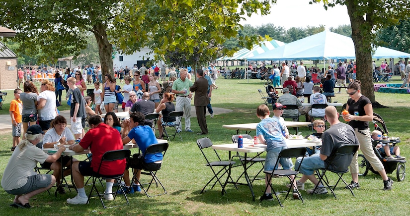 Joint base comes together for Annual Summer Picnic > Joint Base McGuire ...