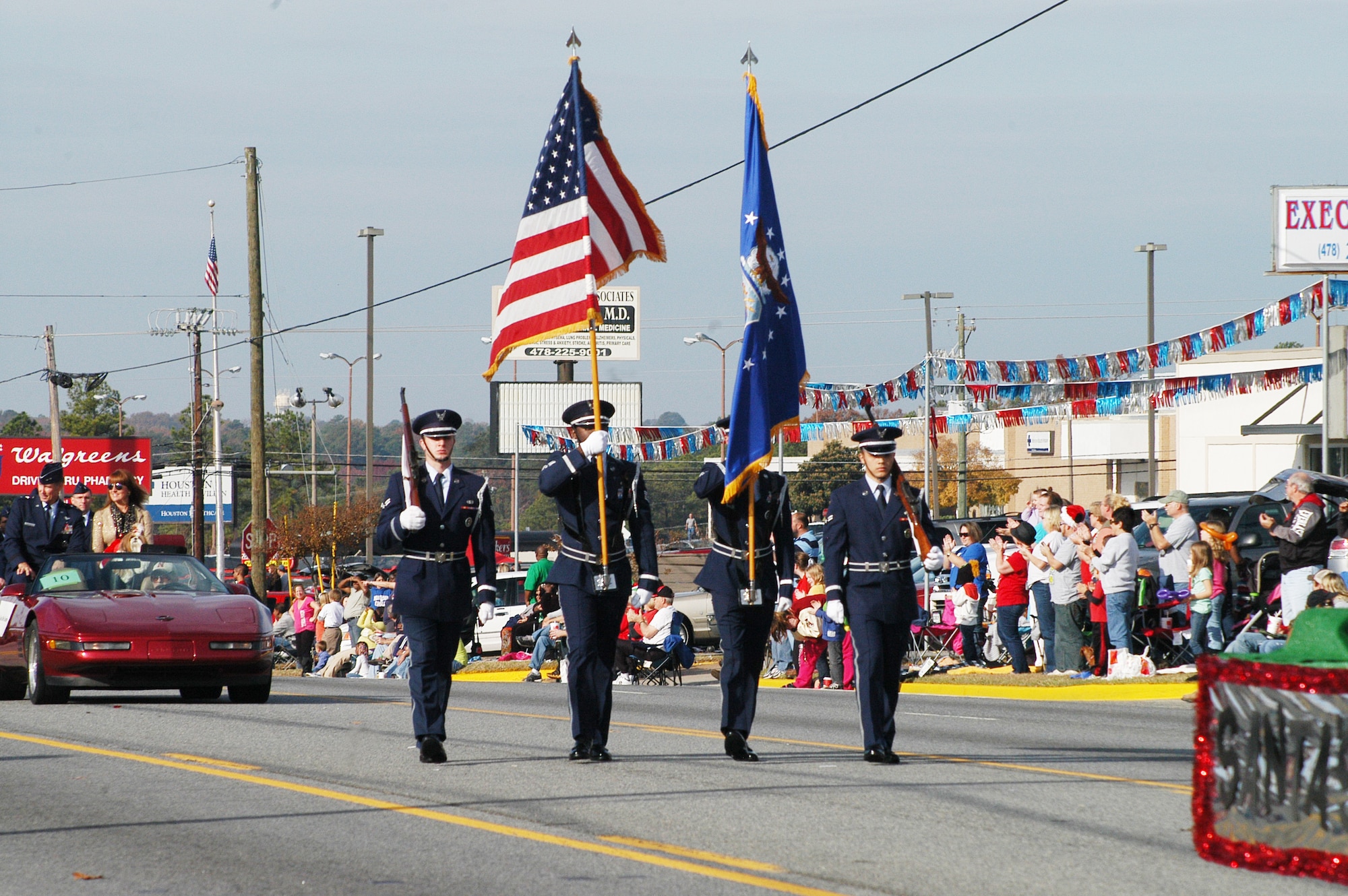 Warner Robins Christmas parade > Robins Air Force Base > Article Display