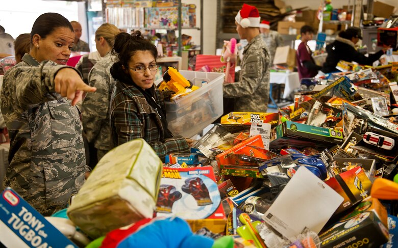 Early Christmas Toys Help Eglin Parents Eglin Air Force Base News