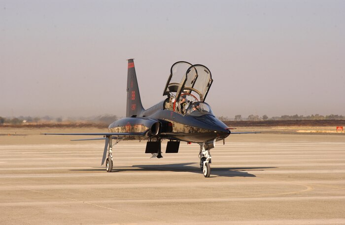 A T-38 Talon returns from flight Sept. 7, 2004 at Beale Air Force Base, Calif. (U.S. Air Force photo by Mr. John Schwab/ Released)