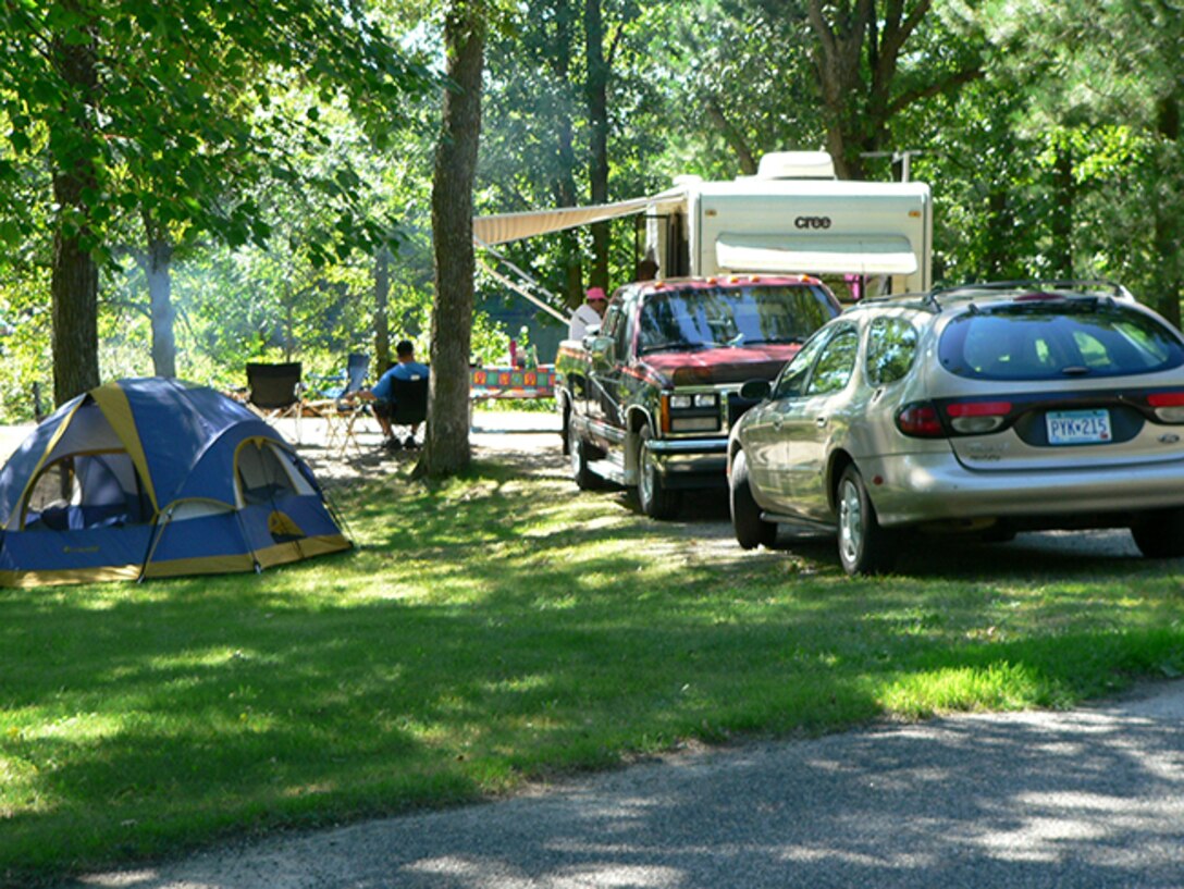 The St. Paul District operates 49 recreation areas, ranging from public landings along the Mississippi River to lock and dam visitor centers to full-service campgrounds. These recreation areas are an important component of the region’s tourism industry, and the impact on the local and regional economies is significant. 