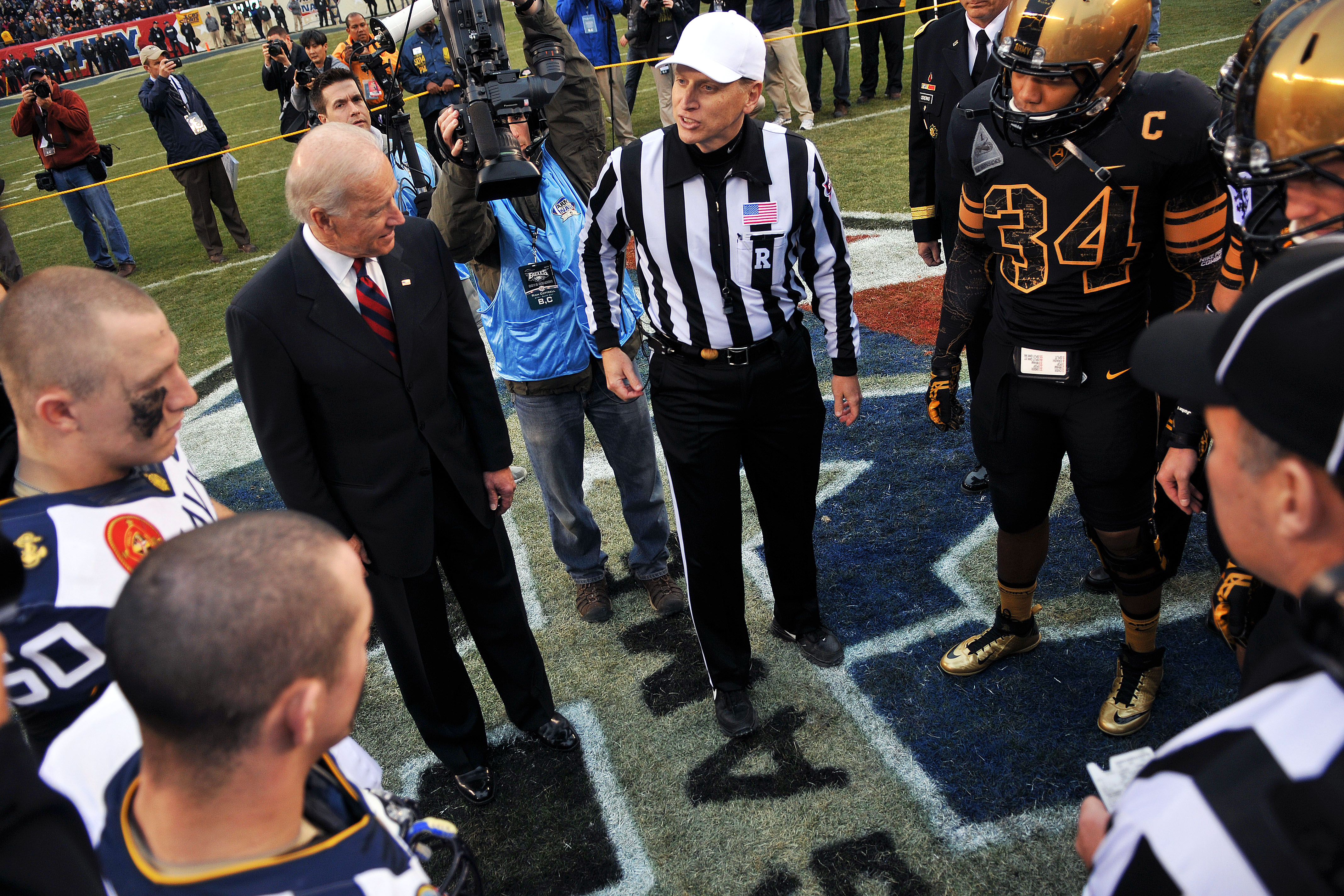 vice-president-joseph-biden-observes-the-coin-toss-for-the-army-navy-football-game-at-lincoln