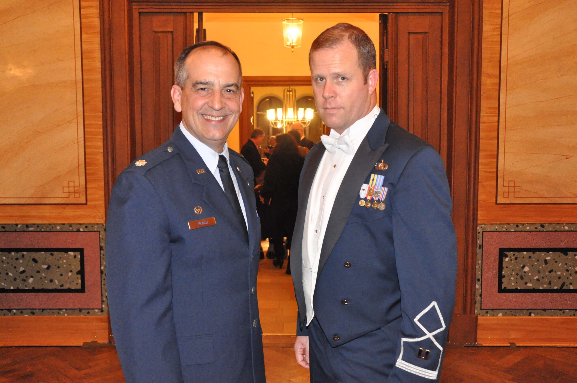 The USAFE Band celebrated the holiday season in Kaiserslautern on December 14th, with a concert at Fruchthalle.  The concert was attended by American and German civilian and military leaders as well as members of the local community. 