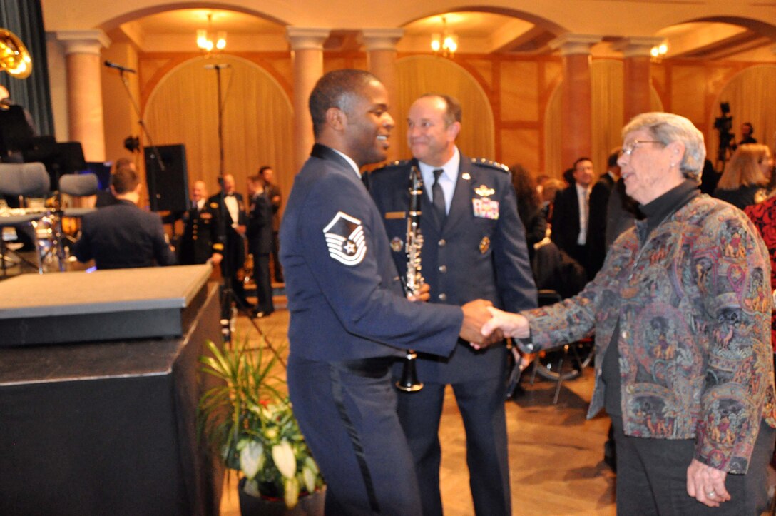 The USAFE Band celebrated the holiday season in Kaiserslautern on December 14th, with a concert at Fruchthalle.  The concert was attended by American and German civilian and military leaders as well as members of the local community. 