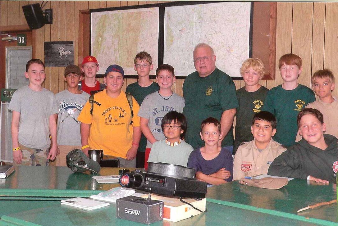 ERDC-TEC Meteorologist John Neander instructed Boy Scouts from Pennsylvania, Maryland, Virginia and Washington, D.C., in order for Scouts to earn their Weather Merit Badge. (Photo by Sandra E. Neander)