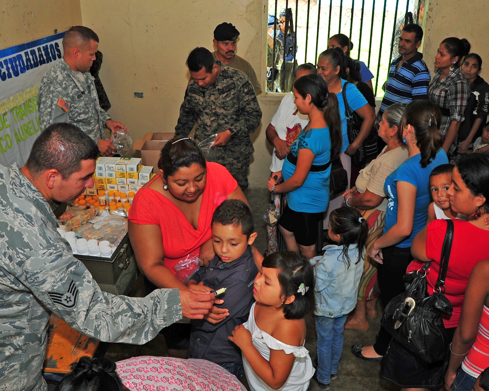 OLANCHO, Honduras – The preventive health team saw more than 1,980 Hondurans from the villages of San Rio Tinto, Cerro Del Vigia and La Bacadia during the four-day Joint Medical Readiness Training Exercise from Jan. 29 to Feb. 1 here. During this Joint MEDRETE medical professionals treated illnesses including respiratory infections, skin infections, pneumonia, tuberculosis, diabetes, and high blood pressure. (Air Force photo/Staff Sgt. Bryan Franks)