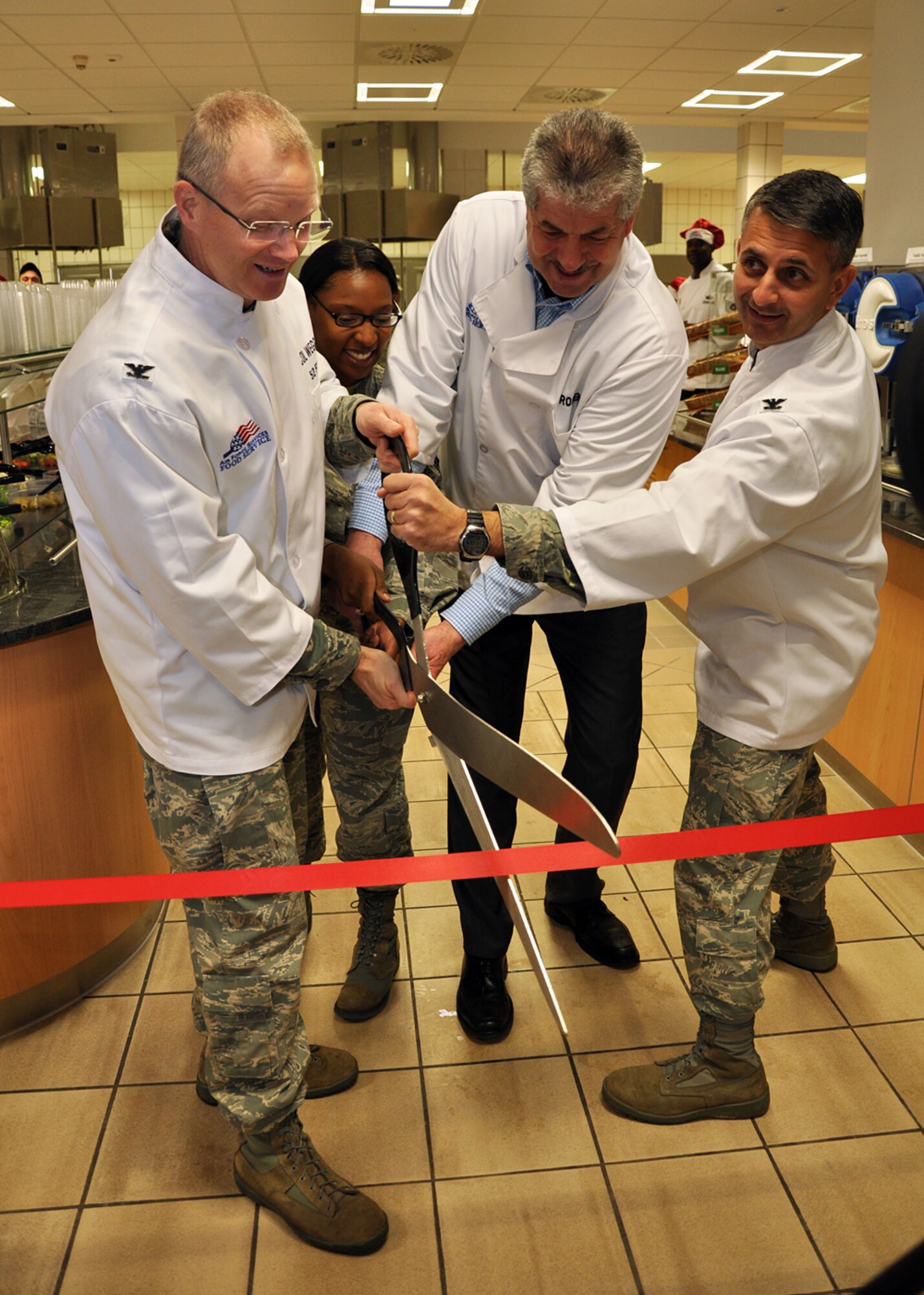DFAC re-opens to hungry crowd > Spangdahlem Air Base > Article Display