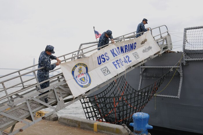 Seamen Pedro Diaz (left), Austin Reifsteck and Malcolm Debose secure the ship’s brow-skirt after USS Klakring (FFG 42) moored at Union Pier, Charleston, Feb. 10. The frigate’s crew conducted training with the Citadel Naval Reserve Officer Training Corps, allowing midshipmen the opportunity to experience life on a U.S. Navy ship. Diaz, Reifsteck and Debose are crewmembers onboard Klakring.  (U.S. Navy photo/Petty Officer 2nd Class Brannon Deugan)