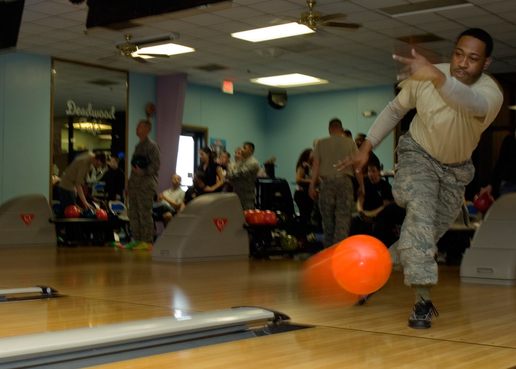 Dyess Airmen bowl for Abilene children > Dyess Air Force Base > News