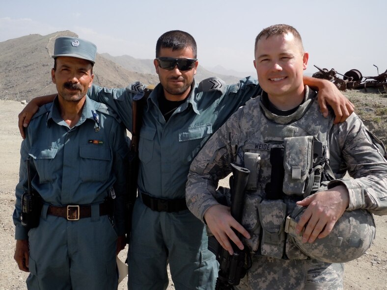 Air Force officials have recognized sustained superior performance and outstanding contributions from one of Air Force District of Washington’s own Maj. David L. Weide, 844th Communications Group director of operations, Joint Base Andrews, Md. Weide was awarded the annual Gen. John P. Jumper Award. The award is based on the integration of Air Force warfighting or operations support capabilities that shorten the kill chain or enhance the decision cycle.