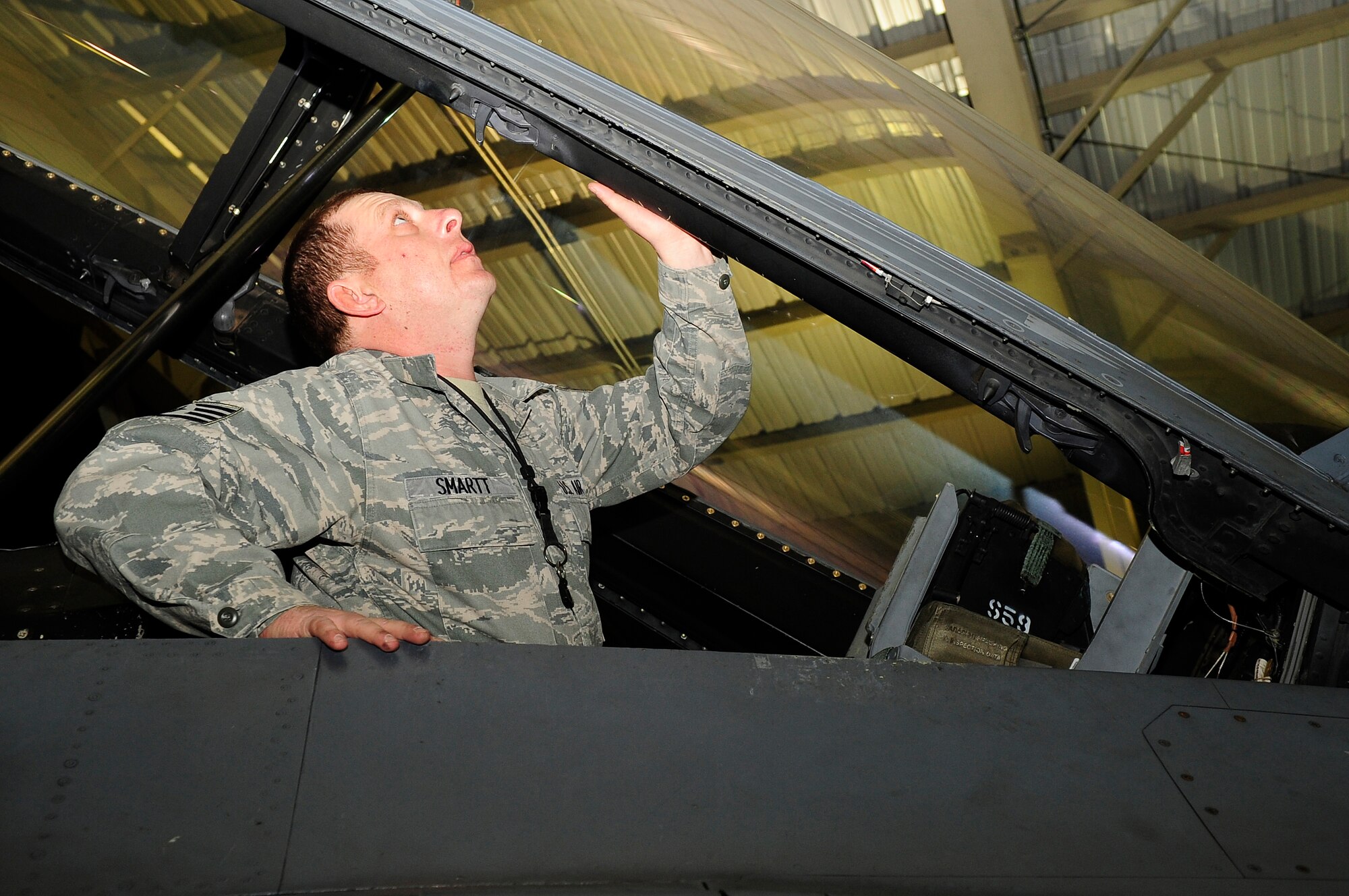 U.S. Air Force Staff Sgt. Danny Smartt, 20th Component Maintenance Squadron egress section lead, begins to run an egress final at Shaw Air Force Base, S.C., Feb. 23, 2012. The 20th AMXS Airmen work around the clock to ensure Shaw’s F-16 fleet is prepared for all training and real world missions. (U.S. Air Force photo by Airman 1st Class Hunter Brady/Released)

