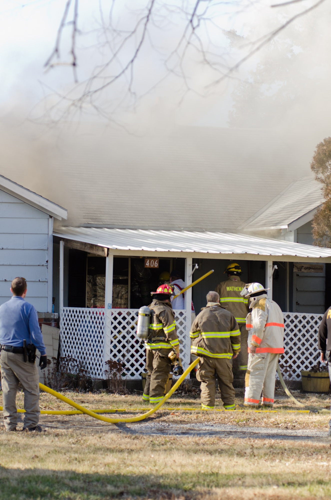 Airmen from the Missouri Guard’s 139th Airlift Wing Fire Department were called to assist in mutual aid with local fire departments in Elwood, Kan., Jan 5., 2012. The Airmen helped to extinguish a house fire. (Missouri Air National Guard photo by Staff Sgt. Michael Crane)