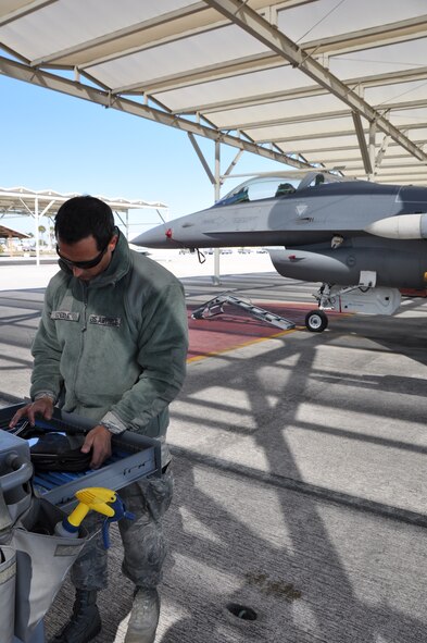 Senior Airman David Steele, 482nd Maintenance Squadron, participates in an Air Foce Reserve Command 90-day technology upgrade test project in hopes to replace numerous technical orders and books with the iPad2. (U.S. Air Force photo/Staff Sgt. Lou Burton)