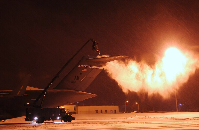 Deicer keeps the mission from freezing > Pacific Air Forces > Article