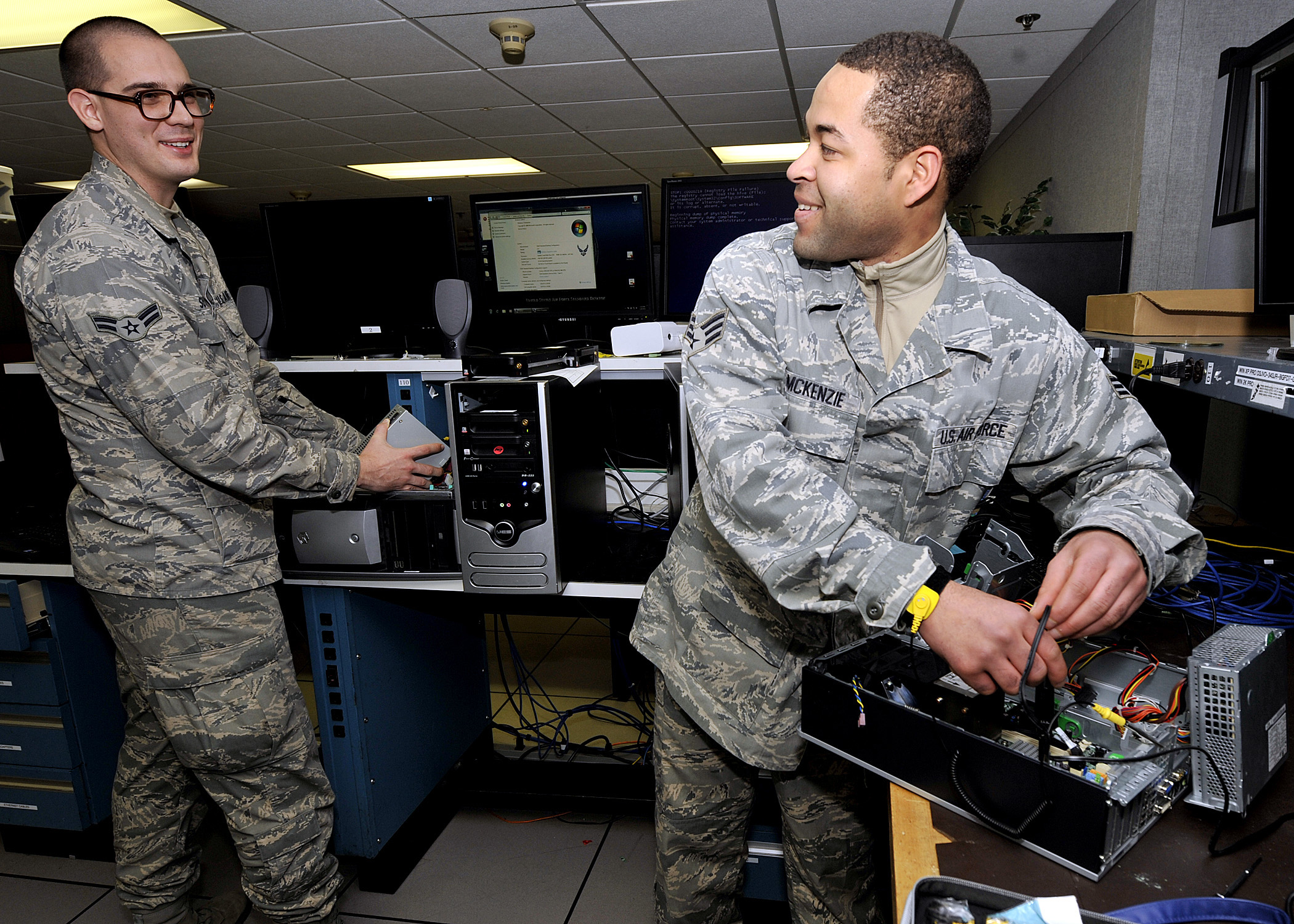 Trouble Tix Tricks > Dover Air Force Base > Display