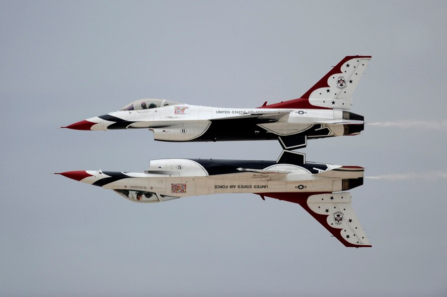 Thunderbirds to highlight March Air Reserve Base 2012 Air Show on May 19 & 20.