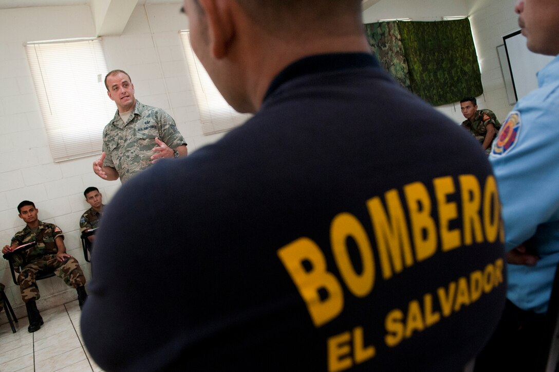 N.H. Air National Guard Tech. Sgt. Shawn Theberge offers his experiences as a first responder during a subject matter expert exchange with members of the Salvadoran Army and other local civil authorities June 27, 2012. Members of the 157th Medical Group are in El Salvador for the exchange as part of the New Hampshire and El Salvador state partnership program. (N.H. National Guard photo by Tech. Sgt. Mark Wyatt/RELEASED)