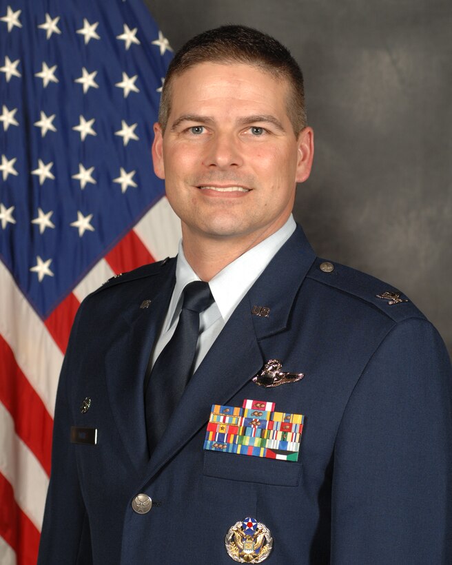 Arnold Engineering Development Complex Commander, Raymond Toth