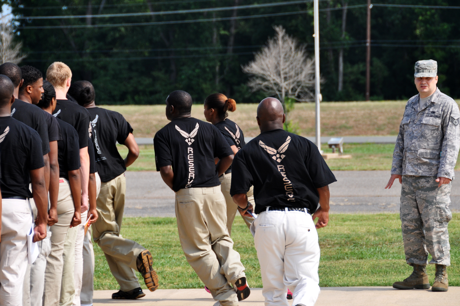 Barksdale program prepares recruits for rigors of basic training > Air