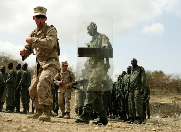 US Marines Riot Control Techniques Training - YouTube