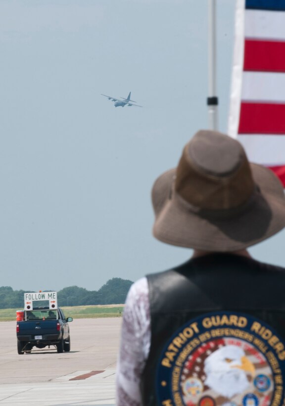 A Minnesota Air National Guard C-130 “Hercules” brings home about thirty Airmen from deployment to Southwest Asia on July 13, 2012 to the St. Paul Air Guard base, greeted by enthusiastic family and friends. Two more C-130 flights are scheduled over the next couple of days, each with about another thirty Airmen aboard, redeploying back to the 133rd Airlift Wing. USAF official photo by Tech. Sgt. Erik Gudmundson