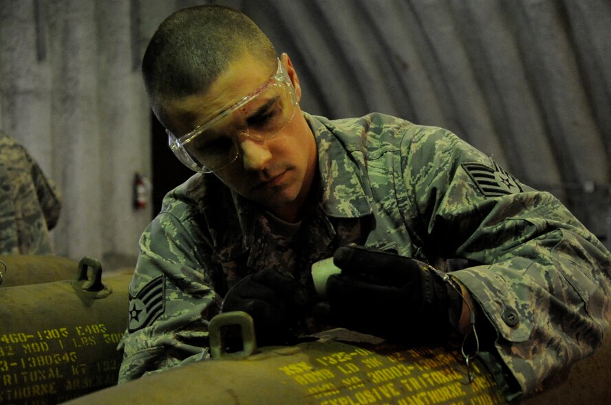 EIELSON AIR FORCE BASE, Alaska -- Staff Sgt. David Rogers, munitions technician, builds a Mark-82 for a live-employment exercise with the  A-10 Thunderbolt II aircraft assigned to the 442nd Fighter Wing and deployed here for training. The munitions technicians are assigned to the 442nd Maintenance Squadron, part of the 442nd FW, Air Force Reserve unit at Whiteman Air Force Base, Mo. (U.S. Air Force photo/Staff Sgt. Danielle Johnston)
