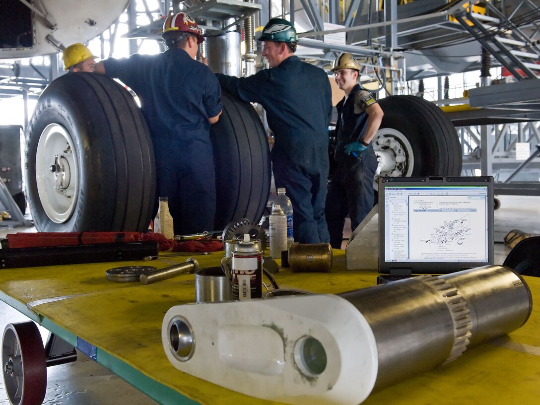 Isochronal Dock C5 Main Landing Gear Maintenance
