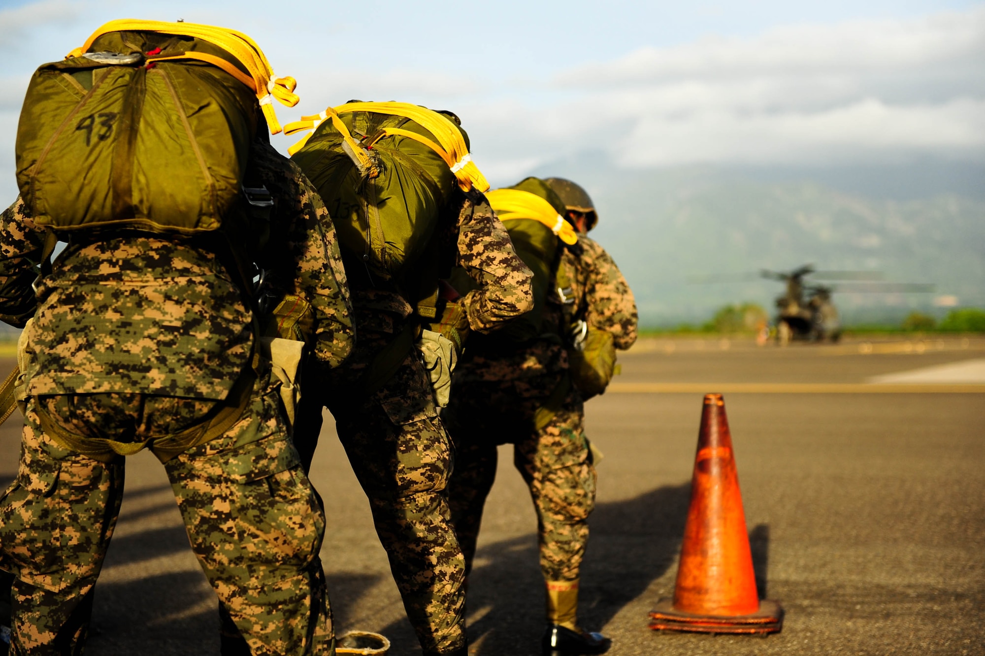 SOTO CANO AB, Honduras – Honduran paratroopers stand ready to load a CH-47 Chinook helicopter during a combined airborne exercise at Joint Task Force-Bravo. (U.S. Air Force photo by 1st Lt. Christopher Diaz)