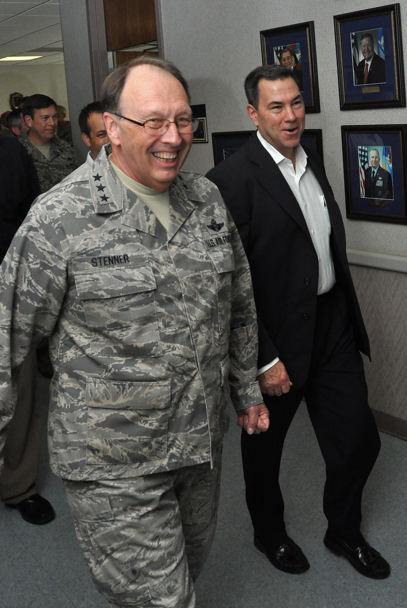 Lt. Gen. Charles Stenner, Air Force Reserve Chief visited Joint Base Charleston July 25 to sign an Employer Support of Guard and Reserve statement of support with Boeing. While at the base the general toured the Field Training Detachment. There, reservists and active duty airmen demonstrated various C-17 mockup training equipment, which includes a fully operational cockpit that allows trainer to introduce faults into the system for maintenance workers to troubleshoot.  FTD also has complete engine assemblies, operational landing gear systems, tail structures and more.
ESGR is a Department of Defense Agency that seeks to promote a culture which all American employers will value the support the military service of their employees and in this case, future employees. (U.S. Air Force photo / Michael Dukes)
