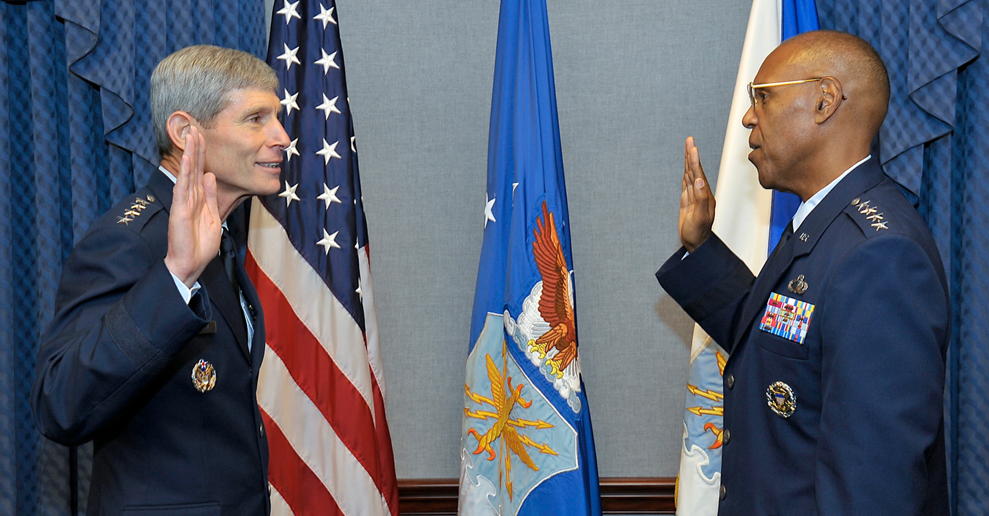 Air Force Chief of Staff Gen. Norton Schwartz gives the oath of office to Gen. Larry Spencer during a promotion ceremony at the Pentagon, July 27, 2012. Spencer will become the new Air Force Vice Chief of Staff. (U.S. Air Force photo/Michael J. Pausic)