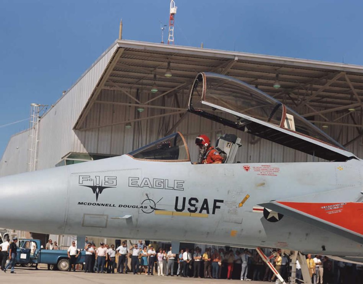 F15 marks 40 years of flight > Edwards Air Force Base > News