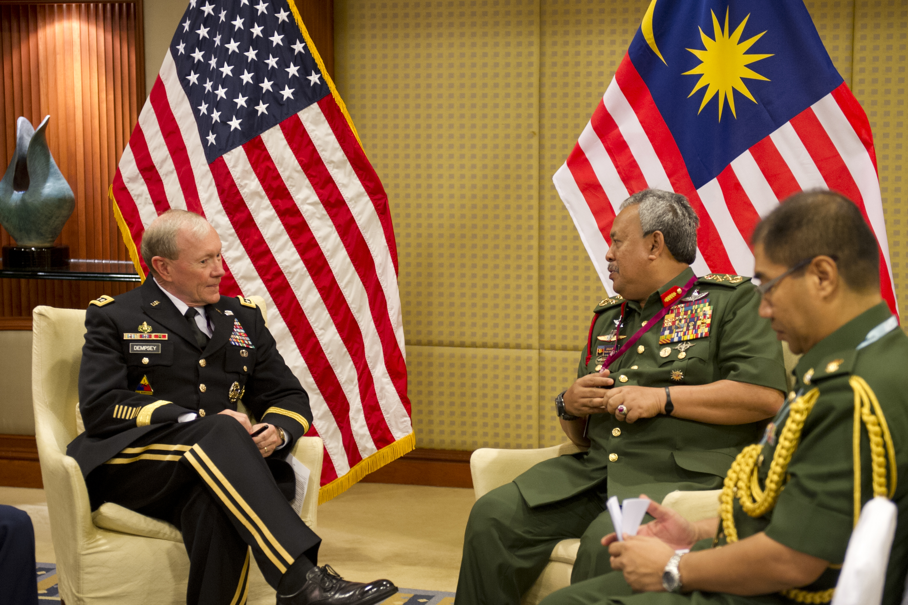 U S Army Gen Martin E Dempsey Left Chairman Of The Joint Chiefs Of Staff Speaks With