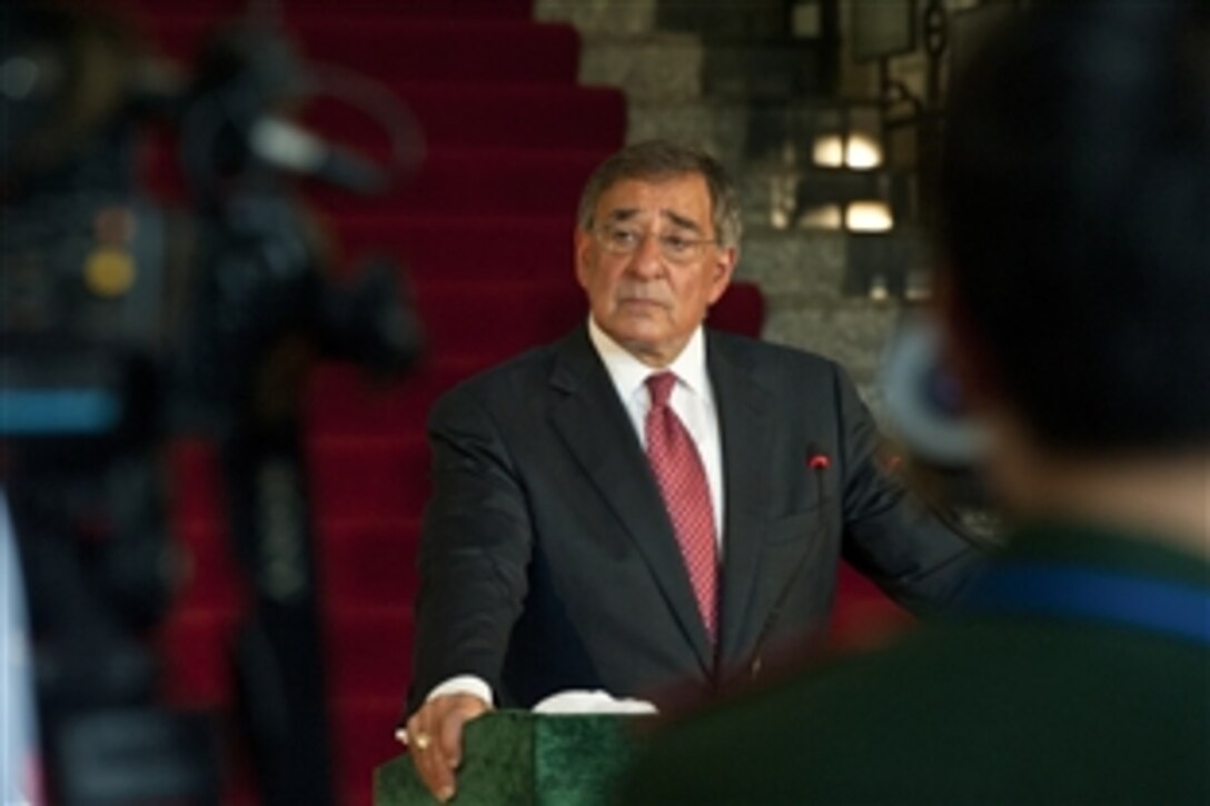 U.S. Defense Secretary Leon E. Panetta and Vietnamese Defense Minister Phung Quang Thanh hold a press conference in Hanoi, Vietnam,  June 4, 2012.  