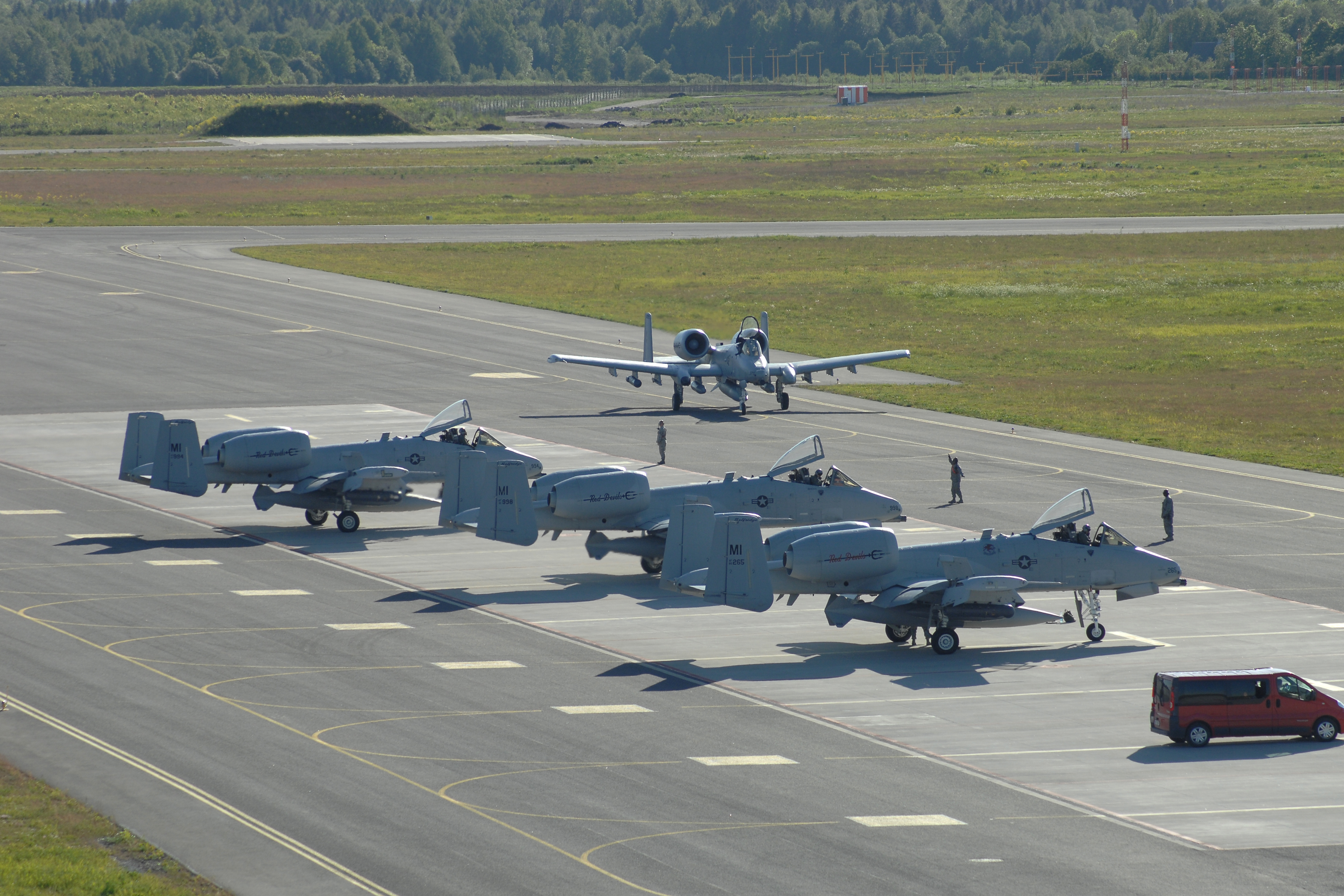 Jets Flying Over Michigan Today - ieyv7bv