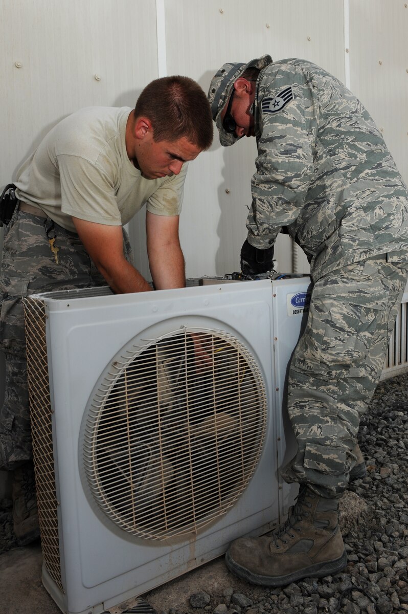 HVAC/R keeps 380th AEW cool u003e U.S. Air Forces Central u003e 380AEW Article  Display