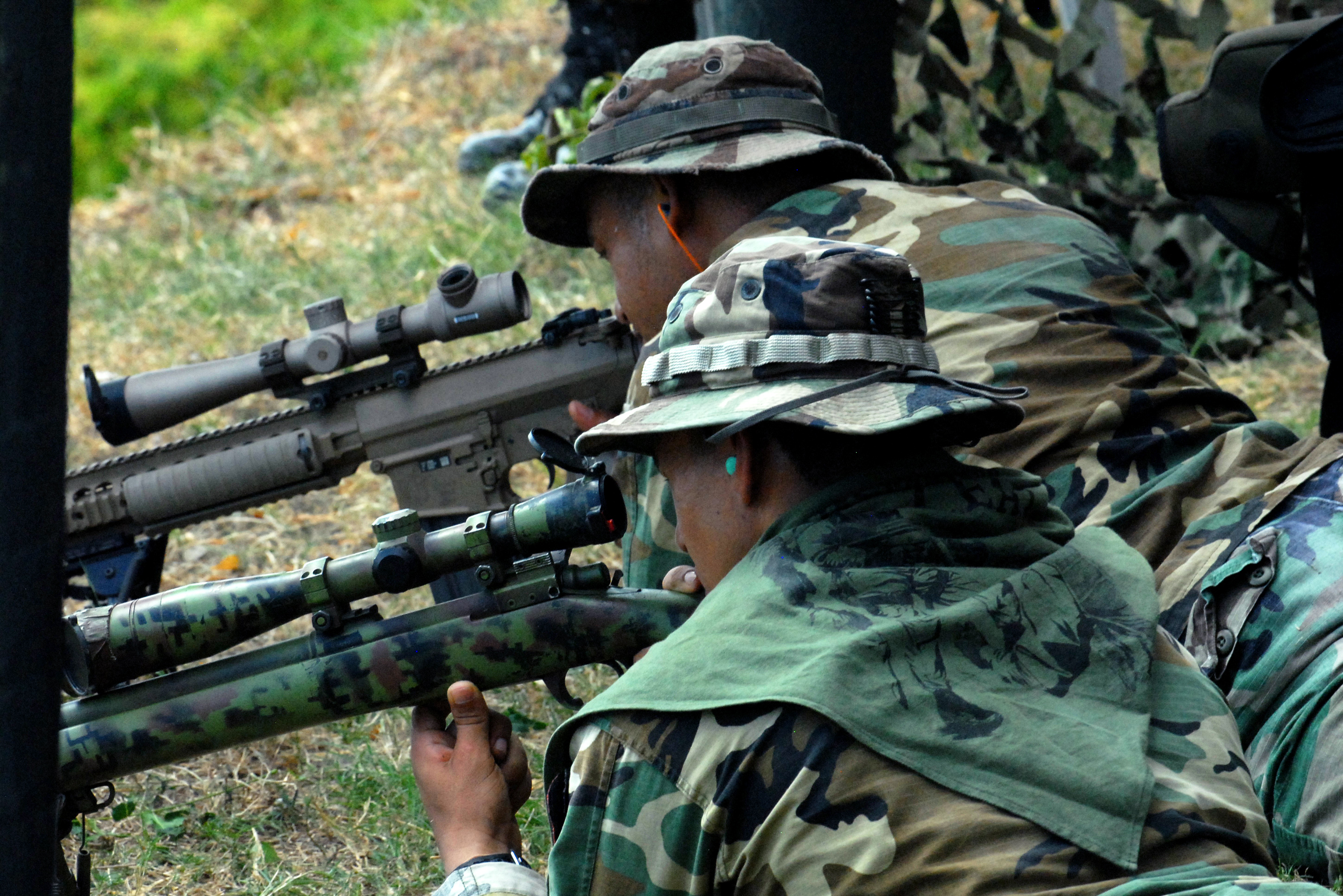 WARFARE Blog: GALERIA: Snipers no Forças Comando na República